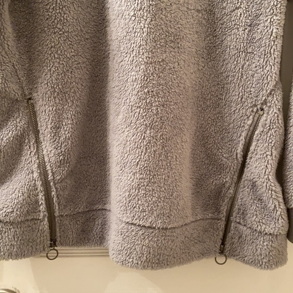 New without tags Sherpa turtleneck! - Picture 2 of 5